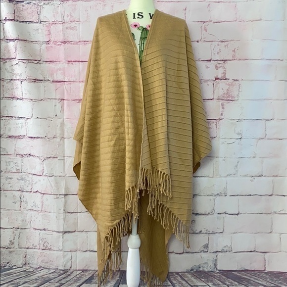 croft & barrow Sweaters - CROFT & BARROW Onesize Tan Poncho
